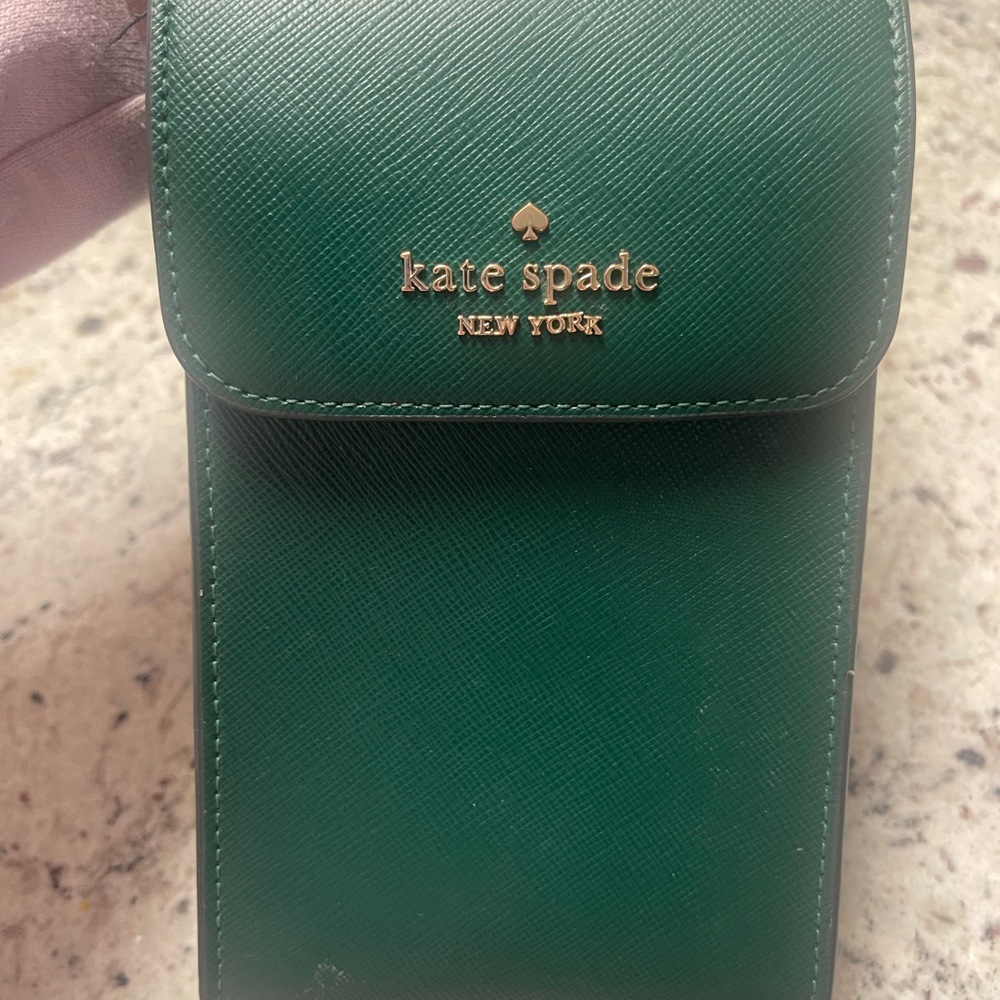 Kate Spade Kelly Green purse , perfect for phone .